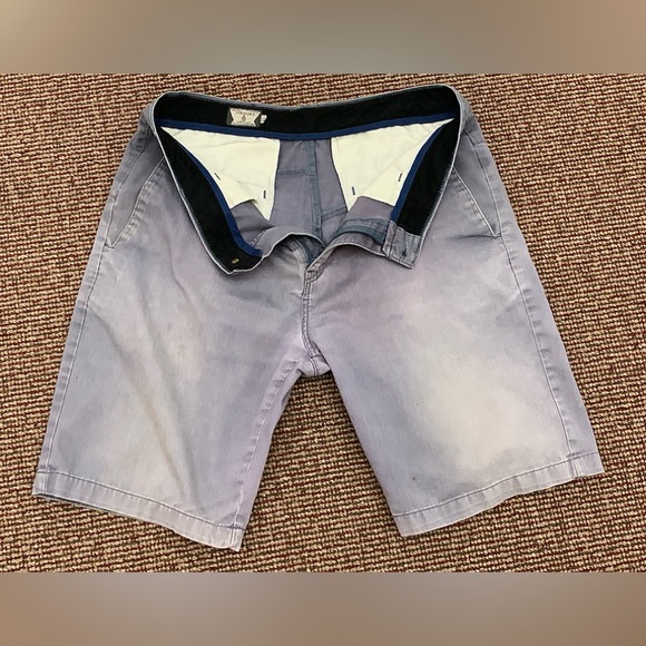 Men's 34 Vtg Trashed N Thrashed Volcom Well Worn Tough Skateboarding Shorts - Picture 9 of 10